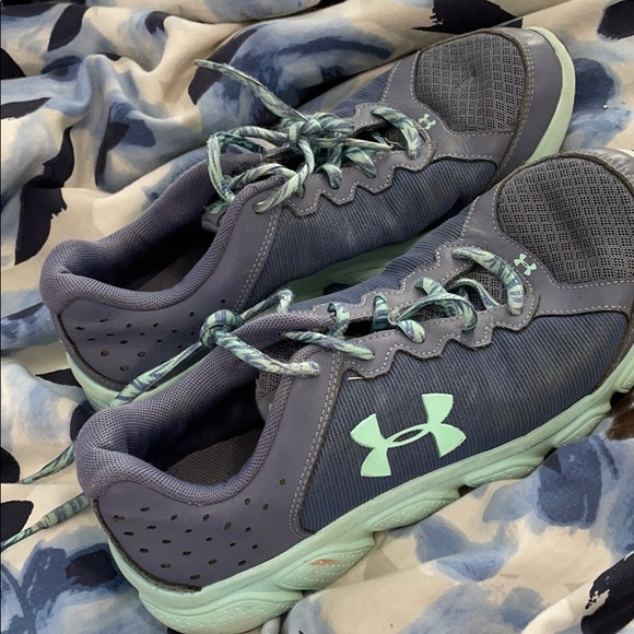 under armor running shoes - Picture 1 of 1